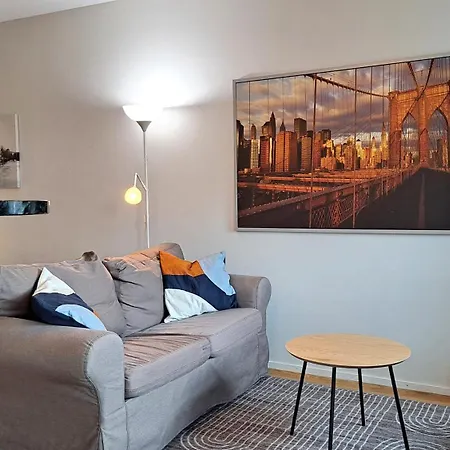 Kotimaailma - Saunallinen Keskusta-studio - Suvantokatu Tampere